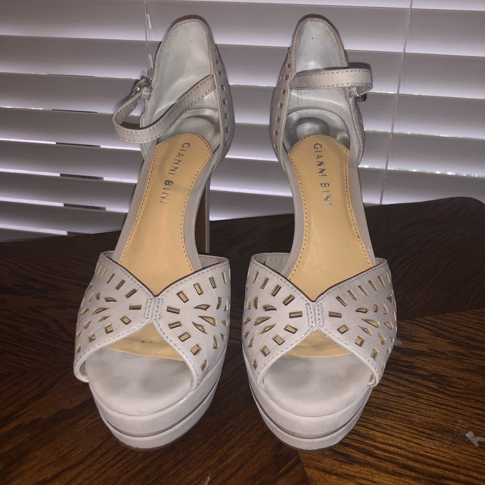 Women’s heel